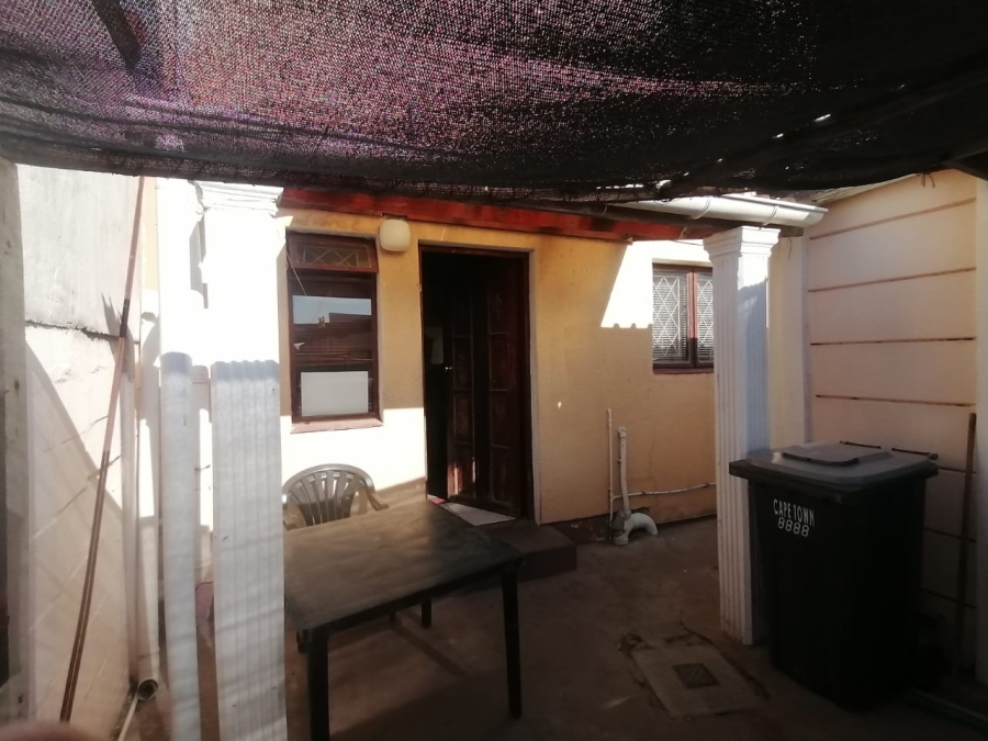  Bedroom Property for Sale in Eastridge Western Cape